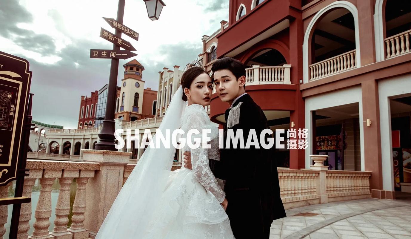 婚纱照 #建筑风格婚纱照 #月星上海城 背景:月星上